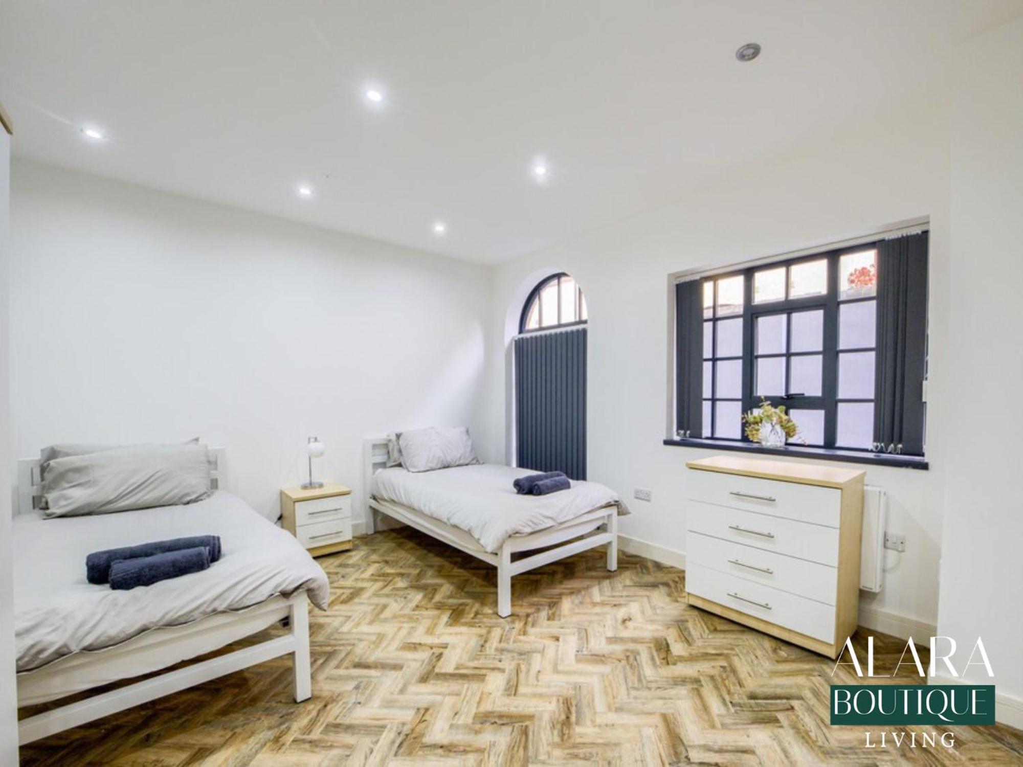 3 Floor Townhouse Luxury Living Alara Boutique Apartment Birmingham Exterior photo